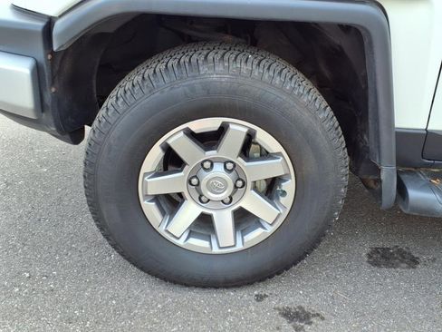 Used 2014 Toyota FJ Cruiser 4WD image 9