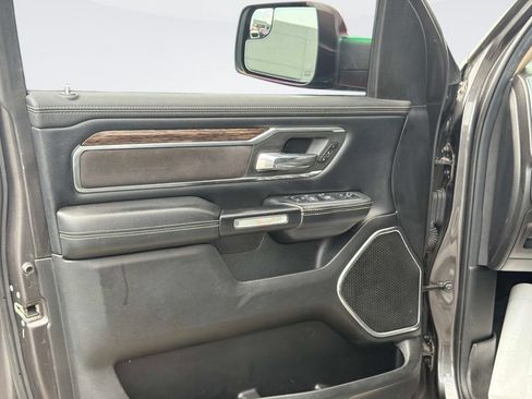 Used 2019 RAM 1500 Laramie AWD/4WD image 14
