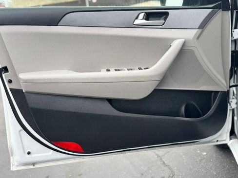Used 2017 Hyundai Sonata SE w/ Cargo Package FWD image 7