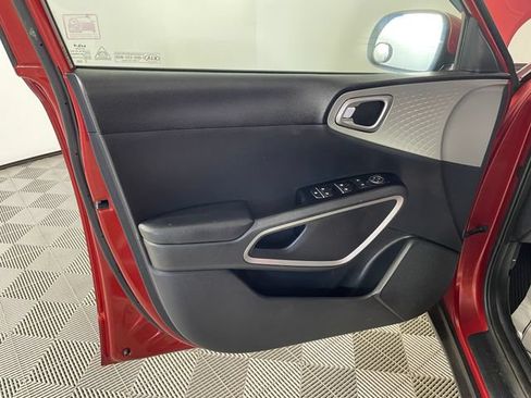 Used 2022 Kia Soul LX FWD image 15