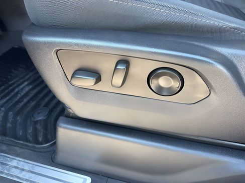 Used 2023 Chevrolet Silverado 1500 LT image 10