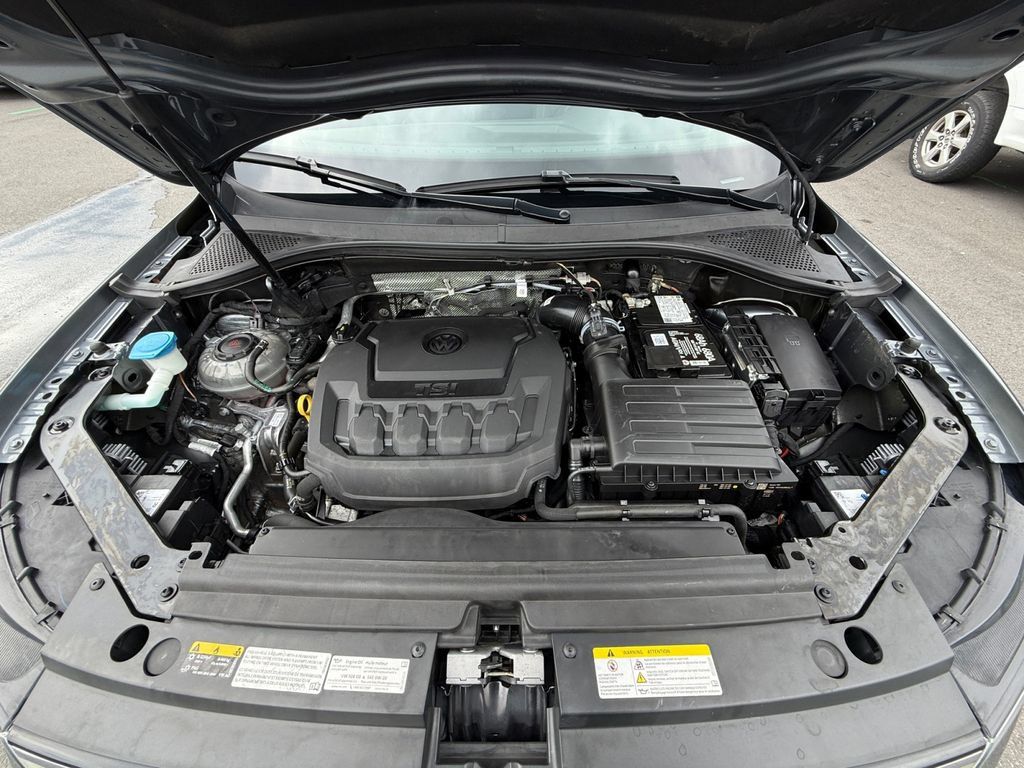 Used 2022 Volkswagen Tiguan SEL R-Line AWD/4WD image 28