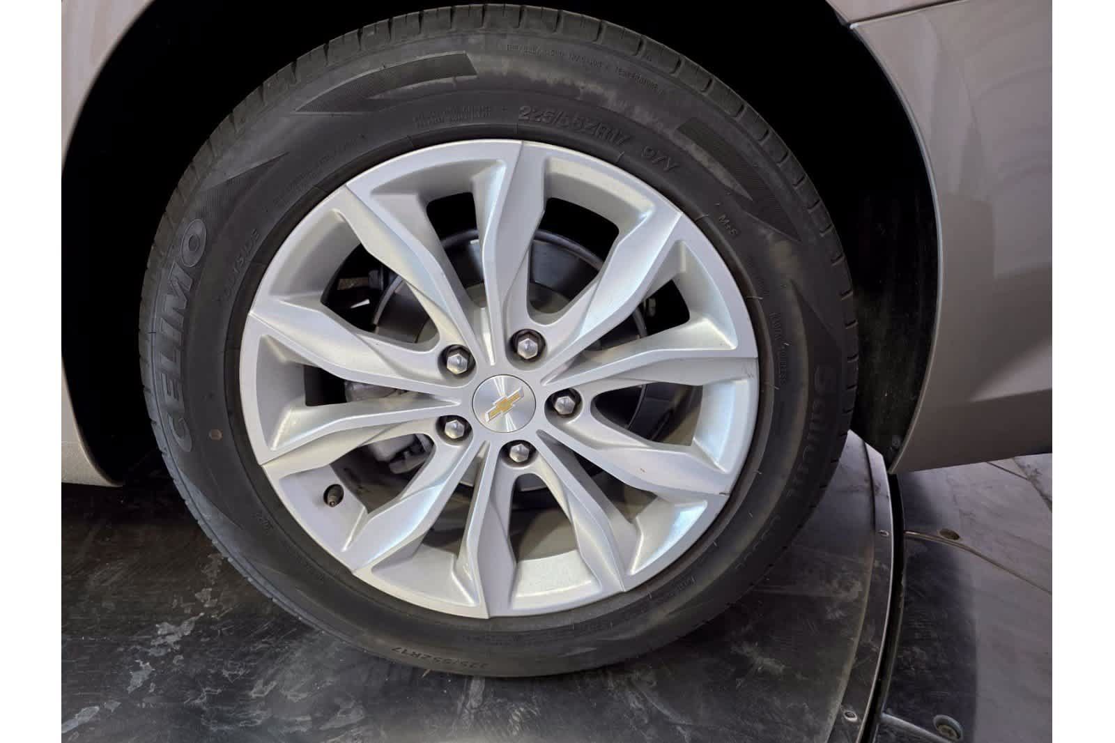 Used 2024 Chevrolet Malibu LT FWD image 12