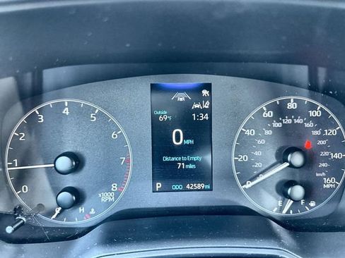 Used 2024 Toyota Corolla LE image 24