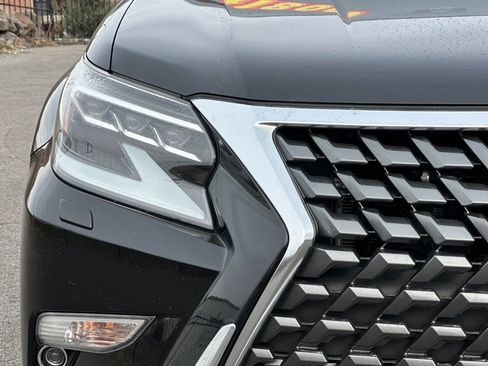 Used 2021 Lexus GX 460 Premium w/ Accessory Package AWD/4WD image 45