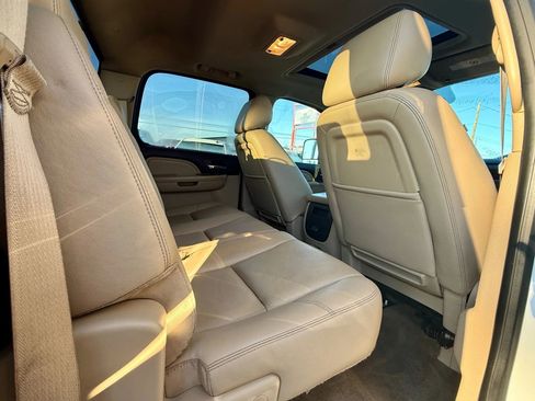 Used 2014 GMC Sierra 2500 Denali w/ Suspension Package, Off-Road image 15