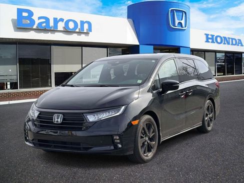 Used 2023 Honda Odyssey Sport image 2