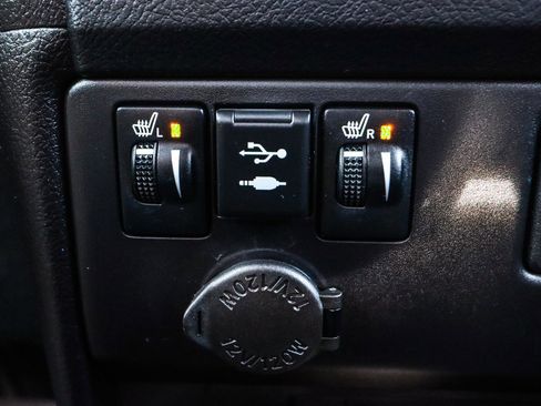 Used 2020 Toyota Sienna SE Premium w/ Nightshade Edition image 13