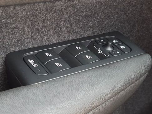 Certified 2023 Volvo XC40 Recharge Ultimate w/ Protection Package Premier image 39