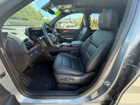 Used 2025 Chevrolet Traverse Z71 w/ Driver Confidence Package AWD/4WD image 14
