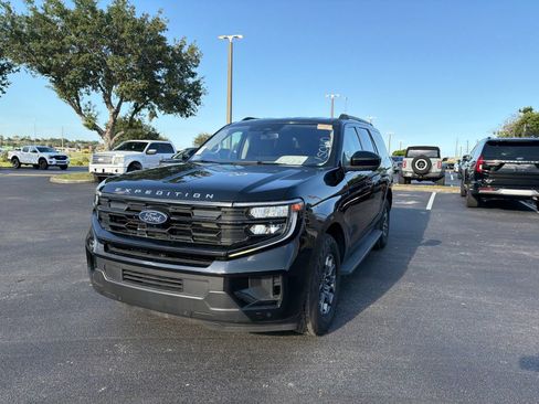 Used 2025 Ford Expedition Active AWD/4WD image 21
