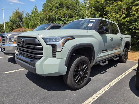 Used 2025 Toyota Tundra Limited AWD/4WD image 3