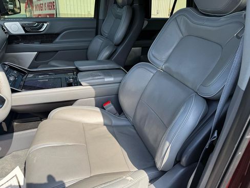 Used 2018 Lincoln Navigator L Reserve w/ Technology Package AWD/4WD image 6