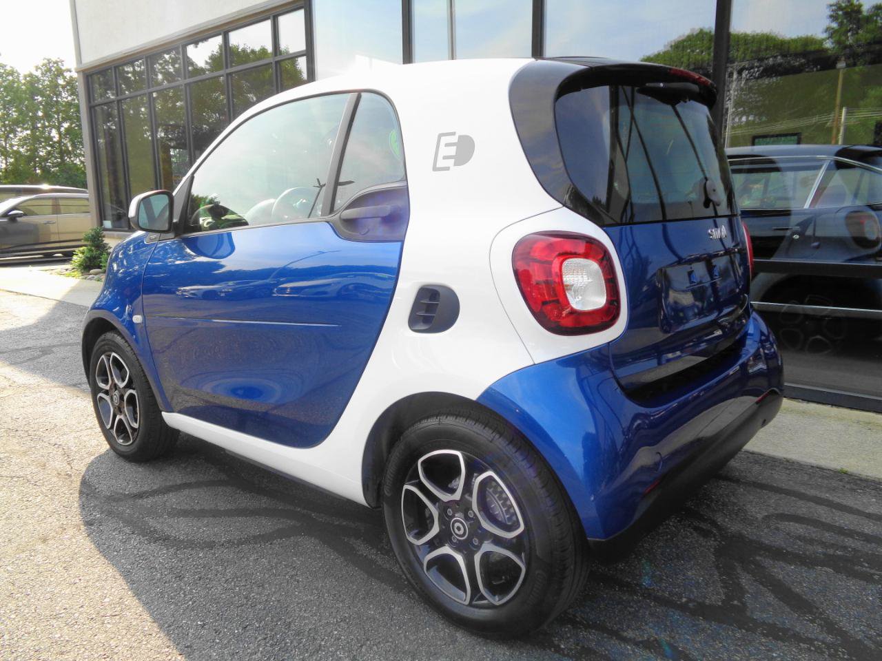 Used 2017 smart fortwo electric drive RWD image 7