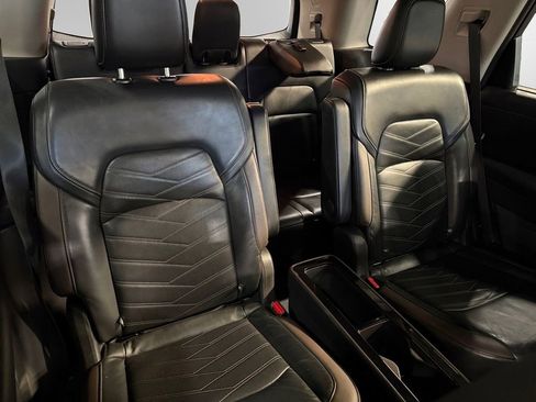 Used 2022 Nissan Pathfinder Platinum image 19