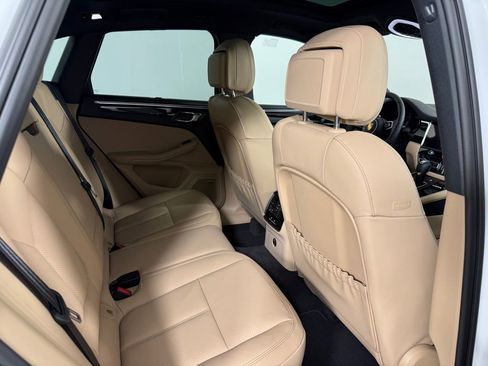 New 2026 Porsche Macan AWD/4WD image 17