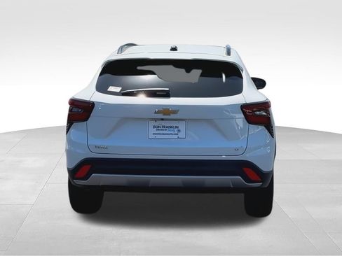 New 2026 Chevrolet Trax LT w/ Driver Confidence Package FWD image 7