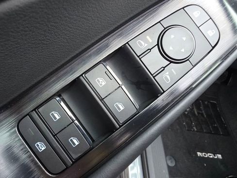 New 2026 Nissan Rogue S image 9