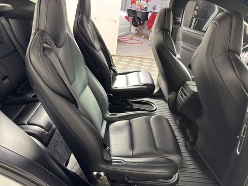 Used 2018 Tesla Model X P100D image 24