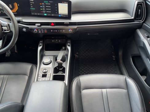 Used 2025 Kia Sorento EX image 14