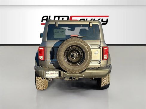 Used 2022 Ford Bronco Black Diamond image 6