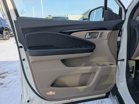 Used 2016 Honda Pilot Elite image 11