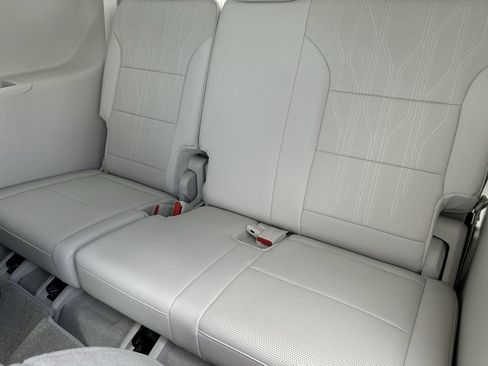 New 2026 Buick Enclave Avenir w/ Super Cruise Package FWD image 36