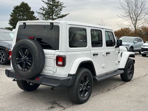 Used 2020 Jeep Wrangler Unlimited Sahara image 7
