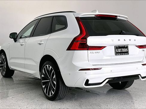 New 2026 Volvo XC60 T8 Ultra w/ Protection Package Premier AWD/4WD image 4