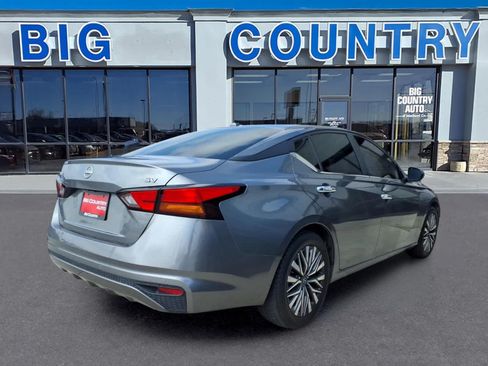 Used 2023 Nissan Altima 2.5 SV FWD image 3