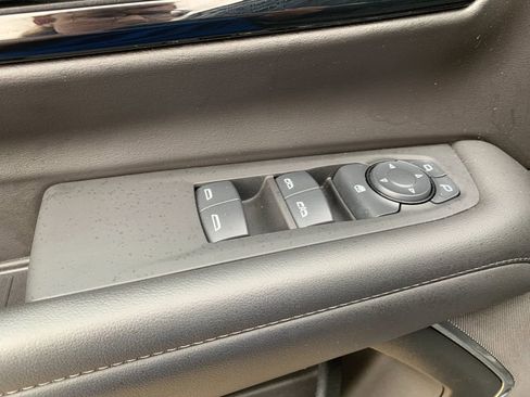 Used 2025 Chevrolet Tahoe LS AWD/4WD image 13