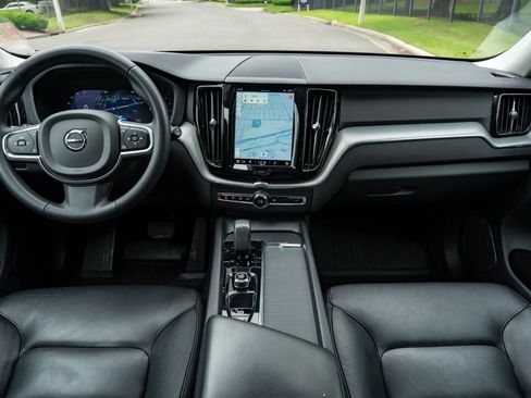 Used 2023 Volvo XC60 B5 Core AWD/4WD image 18