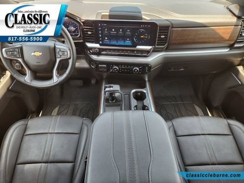 Used 2025 Chevrolet Silverado 1500 High Country AWD/4WD image 2