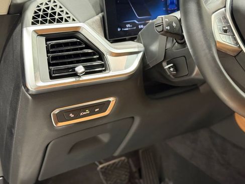 Certified 2026 BMW X7 xDrive40i image 11