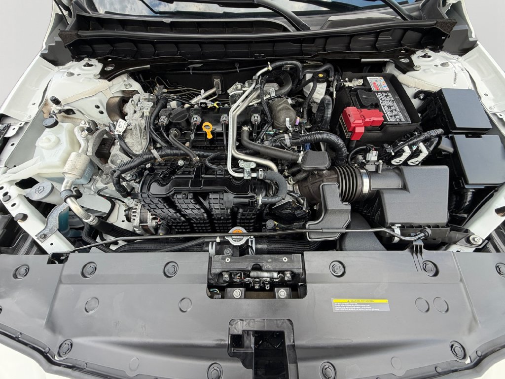 Used 2025 Nissan Altima 2.5 SR AWD/4WD image 9