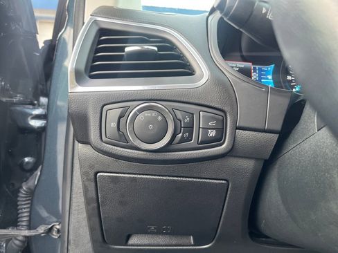 Used 2024 Ford Edge Titanium image 18