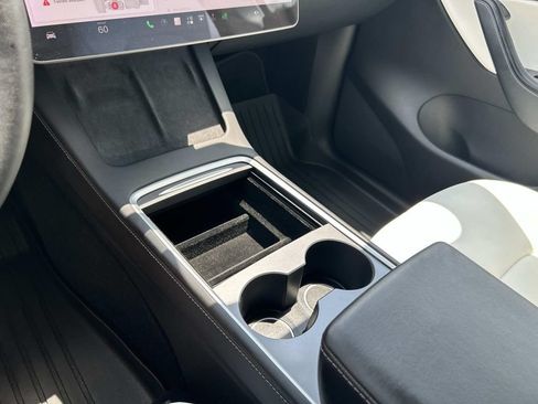 Used 2021 Tesla Model Y Long Range AWD/4WD image 36