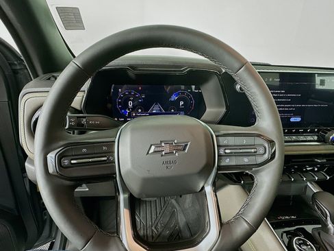 New 2025 Chevrolet Colorado ZR2 w/ Technology Package image 11