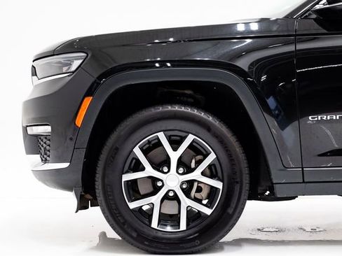Certified 2024 Jeep Grand Cherokee L Limited w/ Luxury Tech Group II AWD/4WD image 29