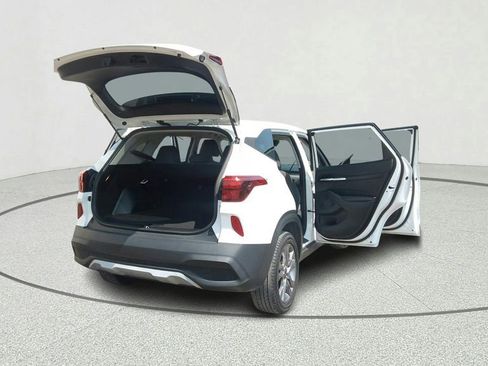 Used 2022 Kia Seltos LX AWD/4WD image 13