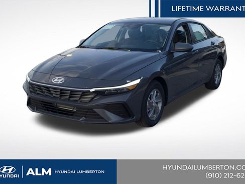 New 2026 Hyundai Elantra SE FWD image 1