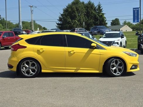 Used 2017 Ford Focus ST FWD image 17