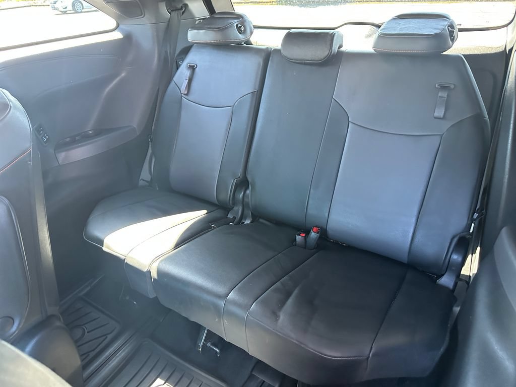 Used 2022 Toyota Sienna XSE w/ XSE Plus Package FWD image 15