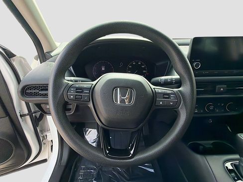 Used 2023 Honda HR-V LX image 33
