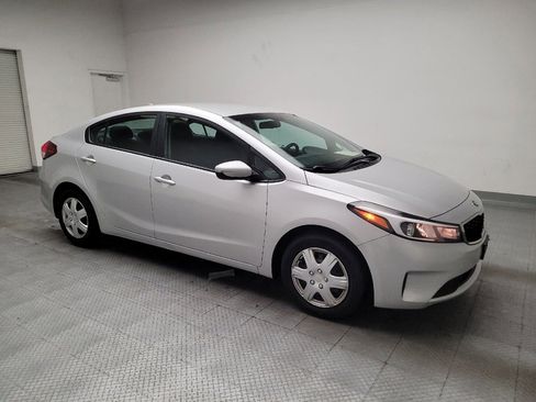 Used 2017 Kia Forte LX image 11