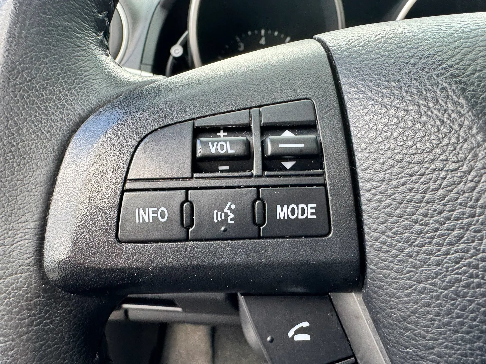 Used 2012 MAZDA MAZDA5 Grand Touring FWD image 38