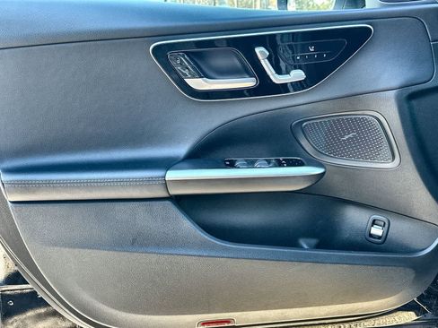 Used 2025 Mercedes-Benz C 300 4MATIC Sedan image 9
