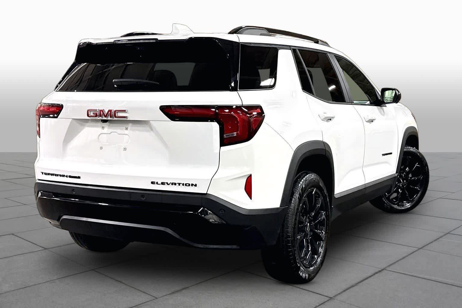 Used 2025 GMC Terrain Elevation w/ Elevation Premium Package AWD/4WD image 13