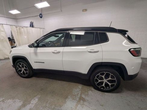 Used 2024 Jeep Compass Limited AWD/4WD image 10