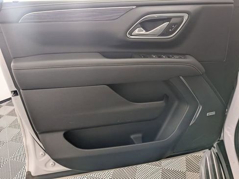 Used 2022 GMC Yukon SLT w/ SLT Luxury Package image 10